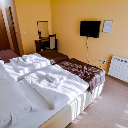 Majna Hotel