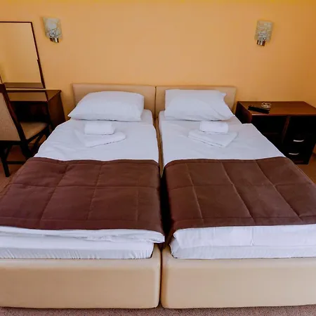 Hotel Majna