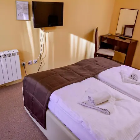 Hotel Majna