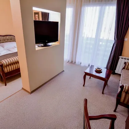 Majna 3* Modrica