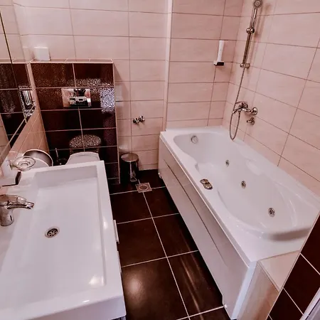 Majna 3* Modrica