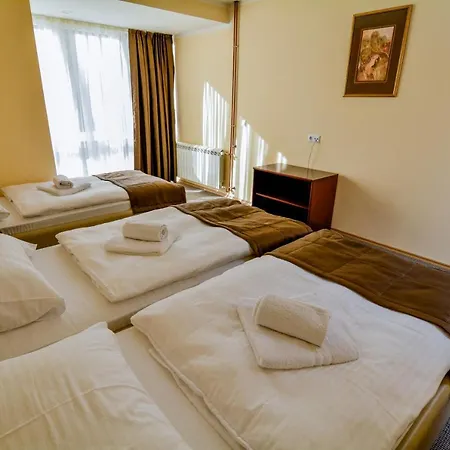 Majna 3* Modrica