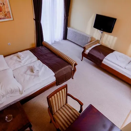 Majna 3*