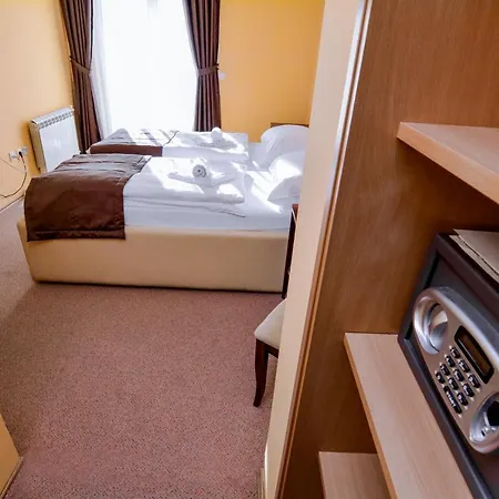 Majna Hotel 3*