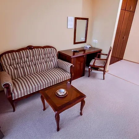 Hotel Majna