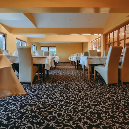 Hotel Majna 3*
